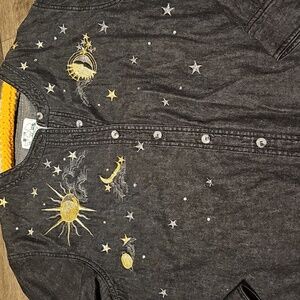 The Quacker Factory Bohemian Celestial Moon Stars Embroidered Medium Shirt